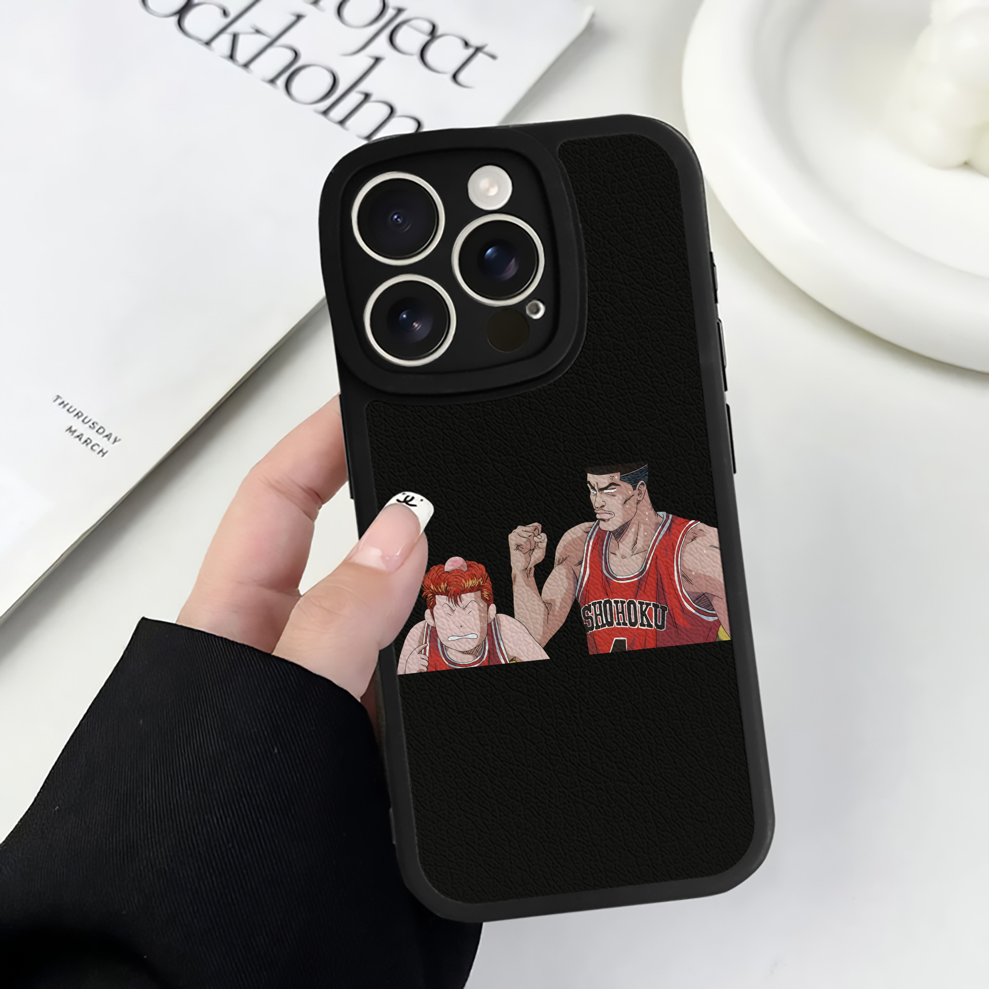 （画像用） SLAM DUNK／スラムダンク 【iPhone 16シリーズ対応】シリコンスマホケース（レザー調） 材質：シリコン